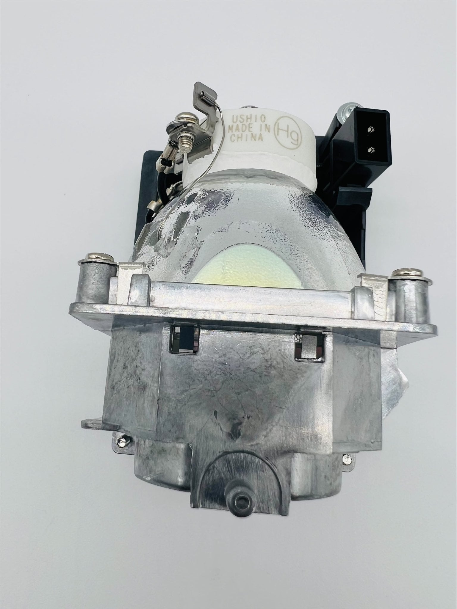 Ushio APU-L5-L Replacement Projector Lamp With Original Bulb Inside