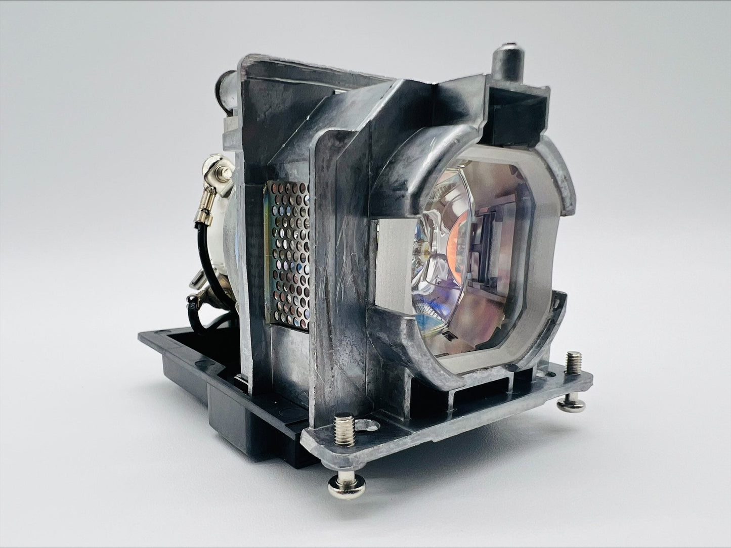 Ushio APU-L5-L Replacement Projector Lamp With Original Bulb Inside