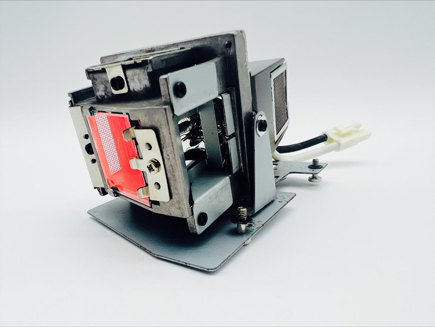 Vivitek 5811116320-SU Replacement Projector Lamp With Original Bulb Inside