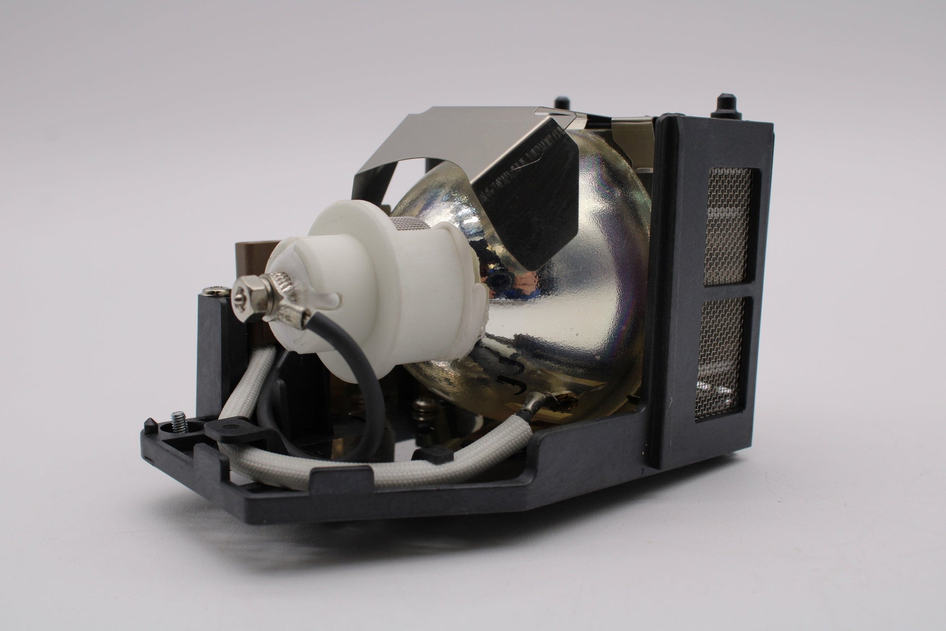 Sharp XV-Z3000U Compatible Replacement Projector Lamp