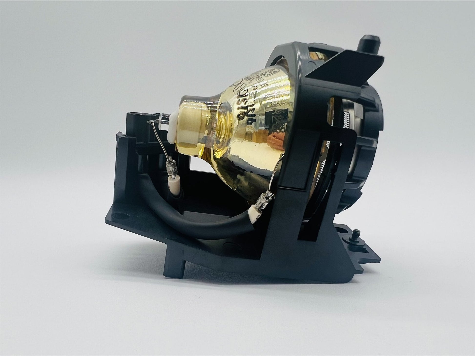 Hitachi CP-S210W Replacement Projector Lamp With Original Bulb Inside