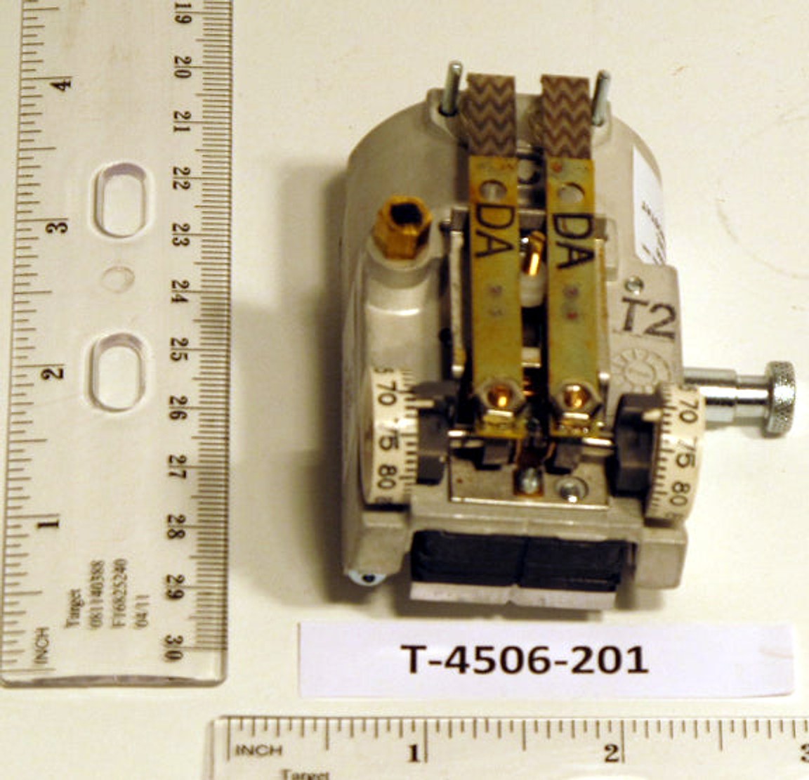 Johnson Controls T-4506-201 Thermostat