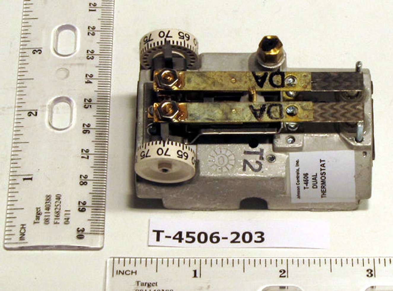 Johnson Controls T-4506-203 Thermostat