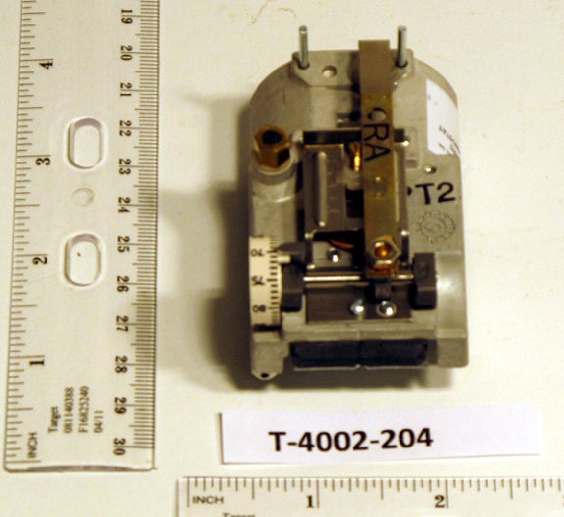 Johnson Controls T-4002-204 Thermostat