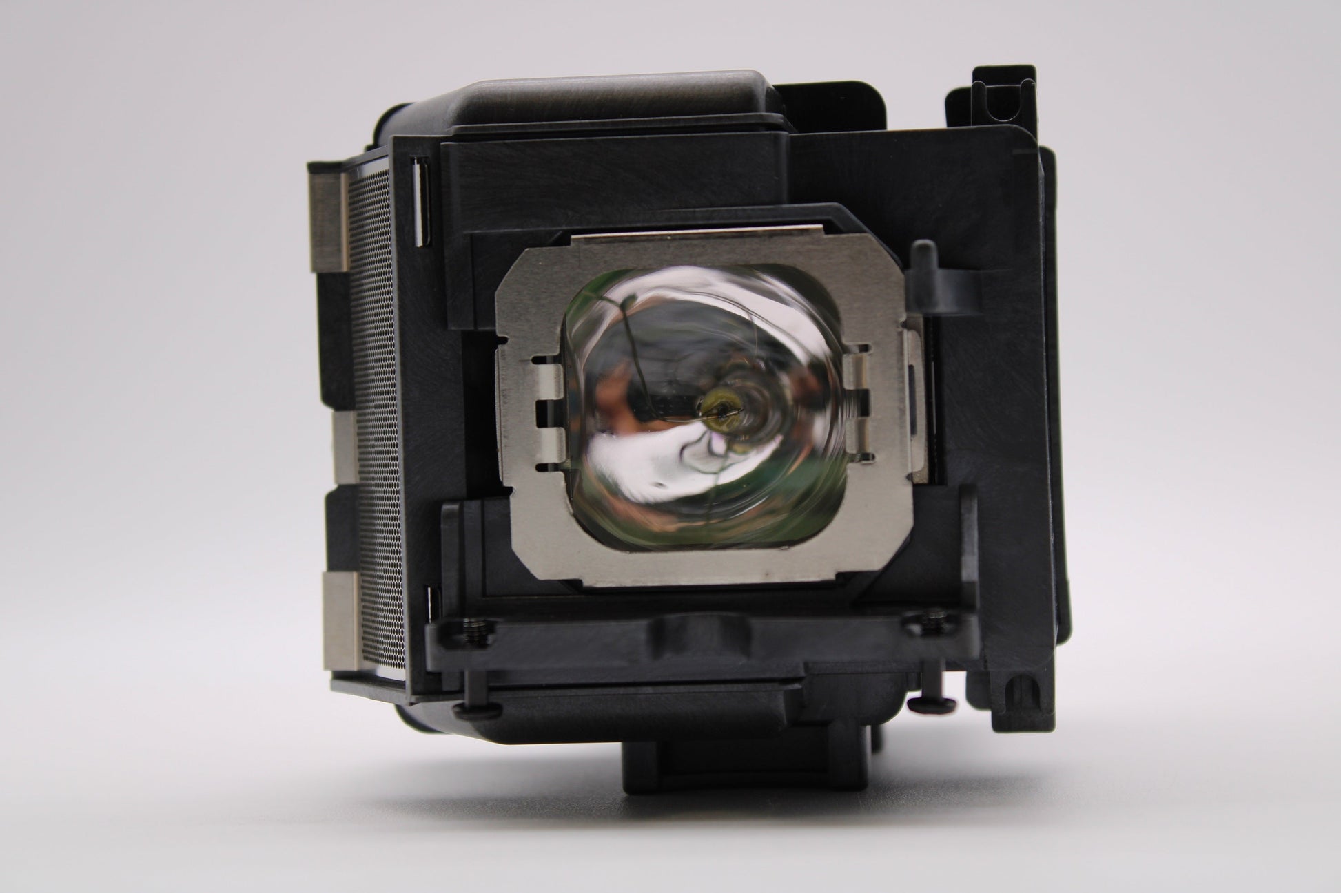 Sony VPL-VW600ES Replacement Projector Lamp With Original Bulb Inside
