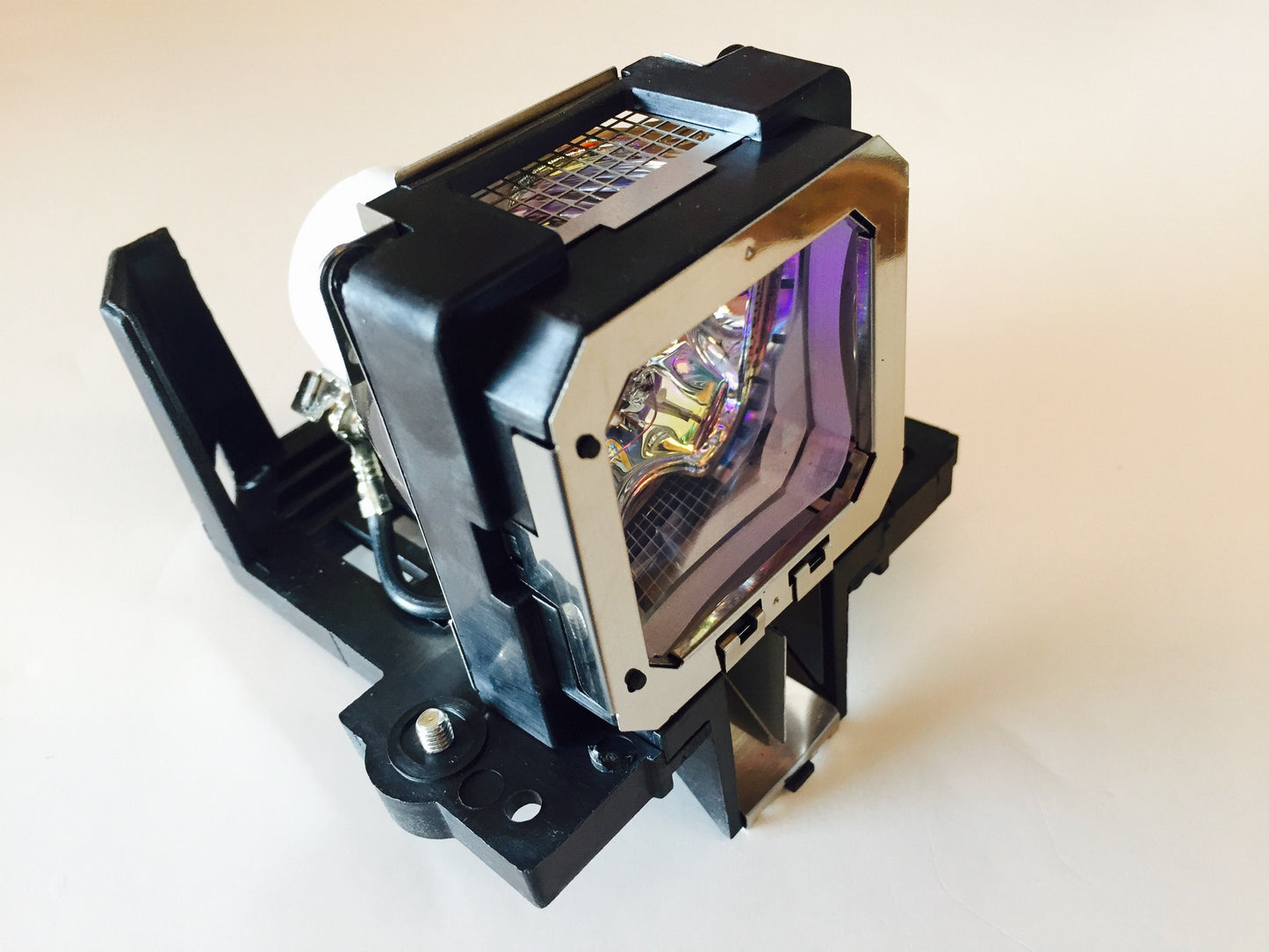Wolf Cinema SDC-15 Compatible Replacement Projector Lamp