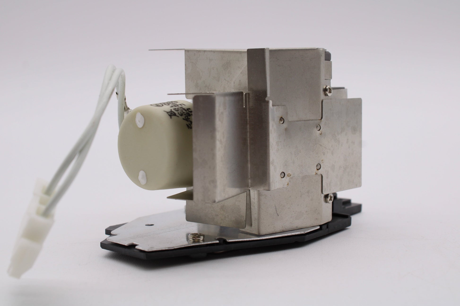 InFocus SP-061 Replacement Projector Lamp With Original Bulb Inside